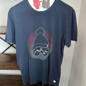NWOT MENS MARINE Layer Navy Graphic T-Shirt with Mountain Design Sz Small